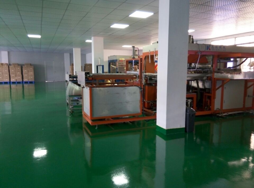 这些就是在东莞开一个吸塑厂所需要准备的东西.jpg 英硕吸塑包装车间图.jpg