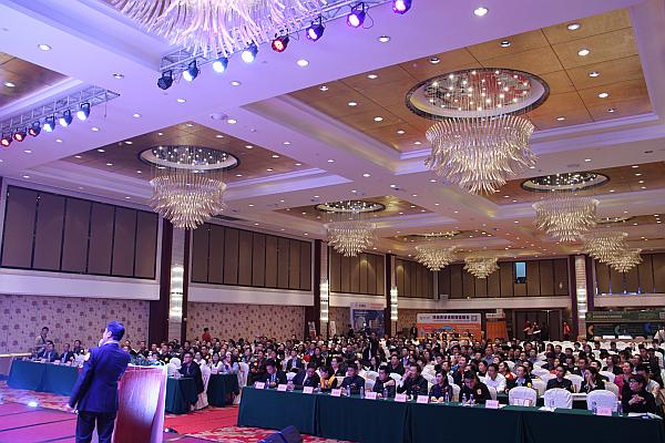 东莞市十大牛商颁奖典礼活动现场.jpg 东莞市十大牛商颁奖典礼活动现场.jpg